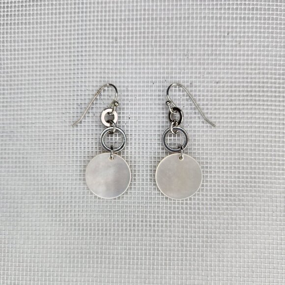 Like New VINTAGE Lia Sophia Frosted Dangle Earrings Silver with Mother of Pearl - Picture 6 of 6